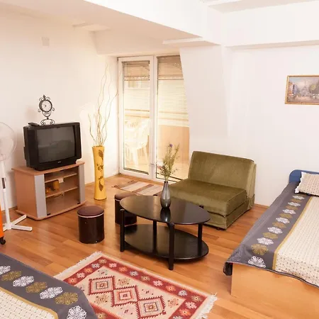 Happy Apartment *